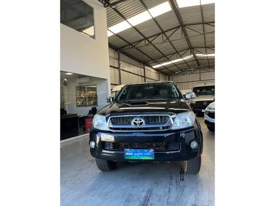 TOYOTA HILUX 3.0 SRV 4X4 CD 16V TURBO INTERCOOLER DIESEL 4P AUTOMÁTICO TOYOTA HILUX 3.0 SRV 4X4 CD 16V TURBO INTERCOOLER DIESEL 4P AUTOMÁTICO